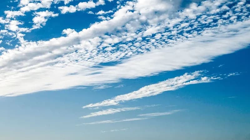 Hình ảnh bầu trời trong xanh cao vời vợi