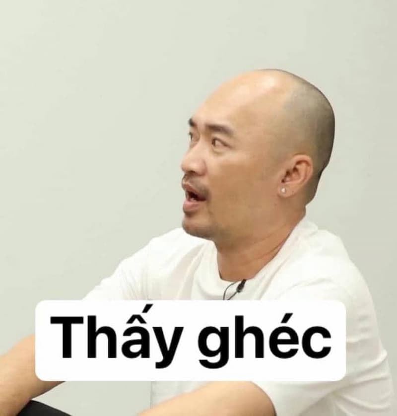 Meme liếc mắt viral nhất mạng xã hội