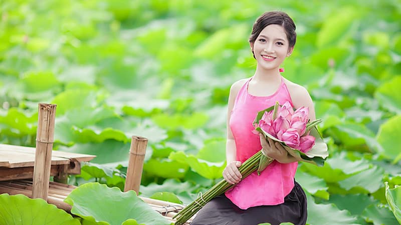 Ý nghĩa khi dùng ảnh gái xinh làm avatar và hình nền máy tính